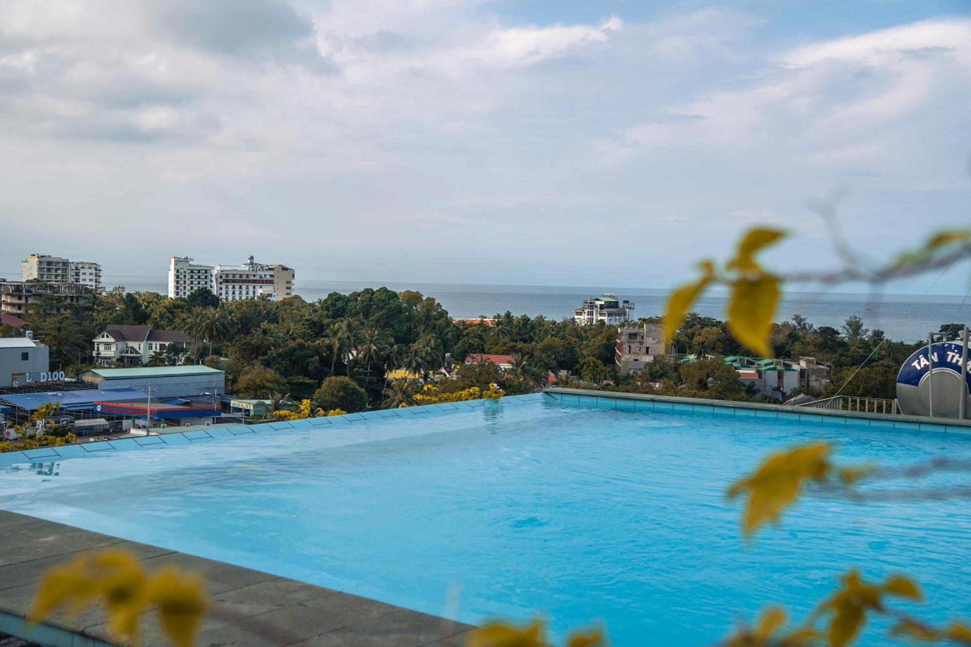 Golden Daisy Hotel Phu Quoc Exterior photo